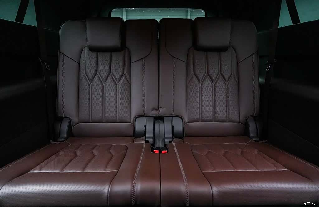 Hongqi 6, 2026 15