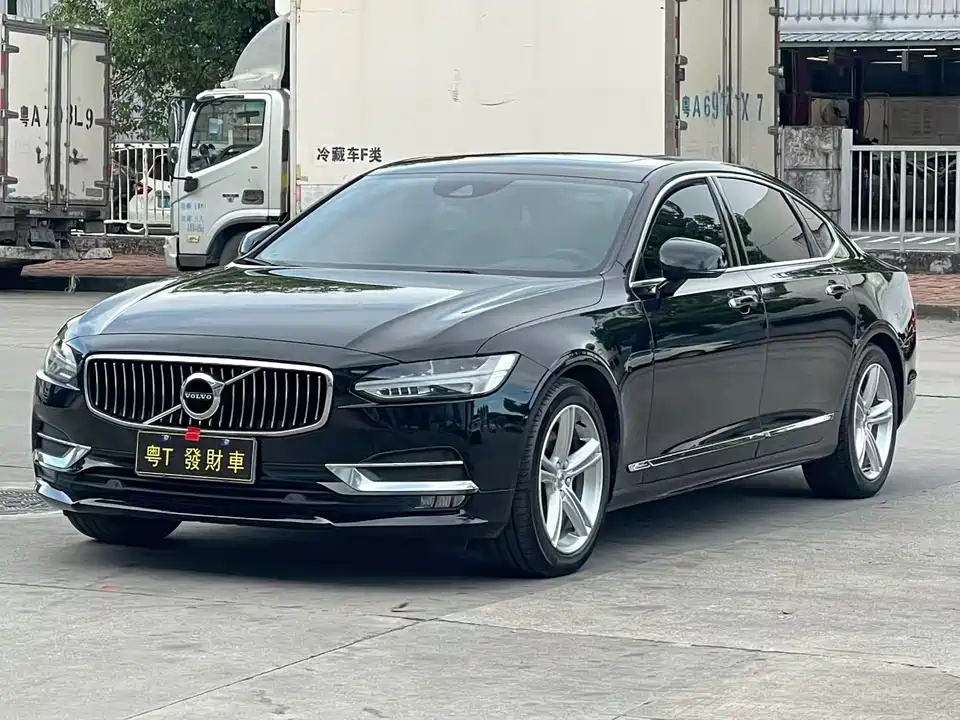 Volvo S90