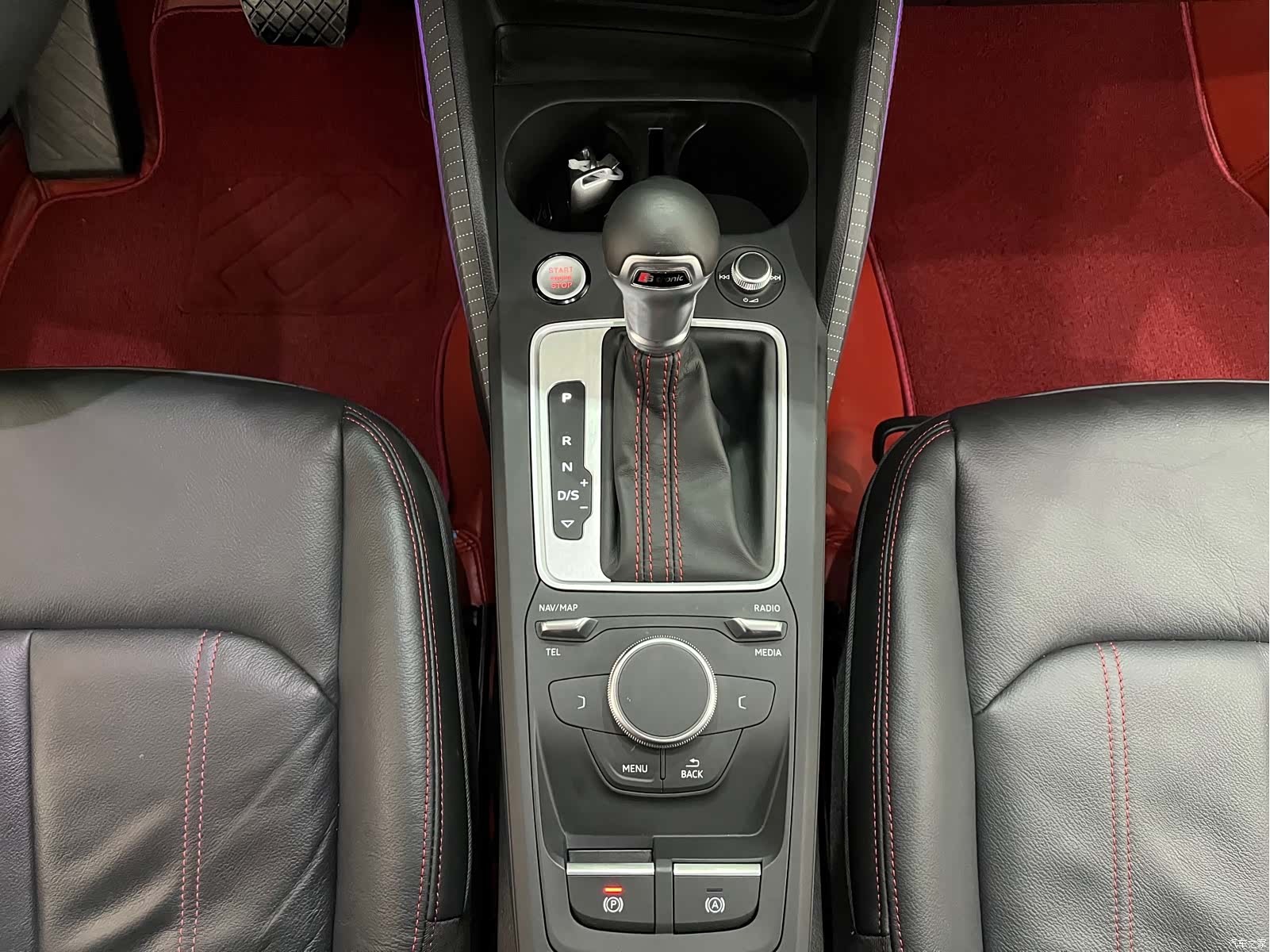Audi Q2L, 2023 14