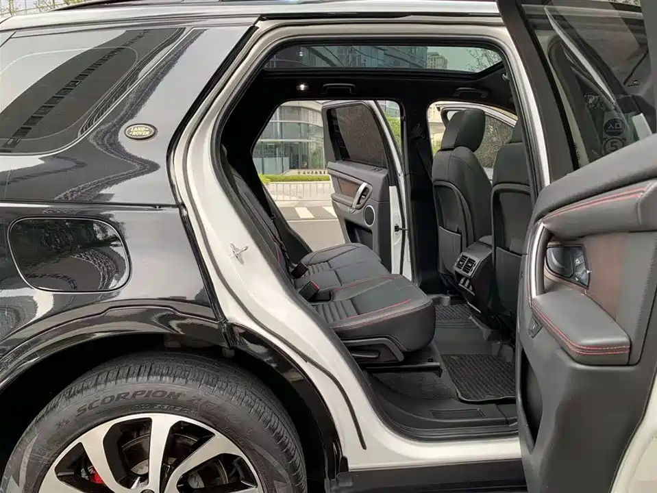 Land Rover Discover sports