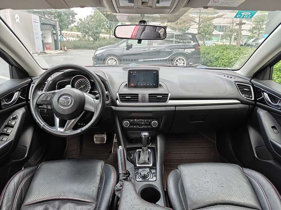 Mazda 3 Angkesaila
