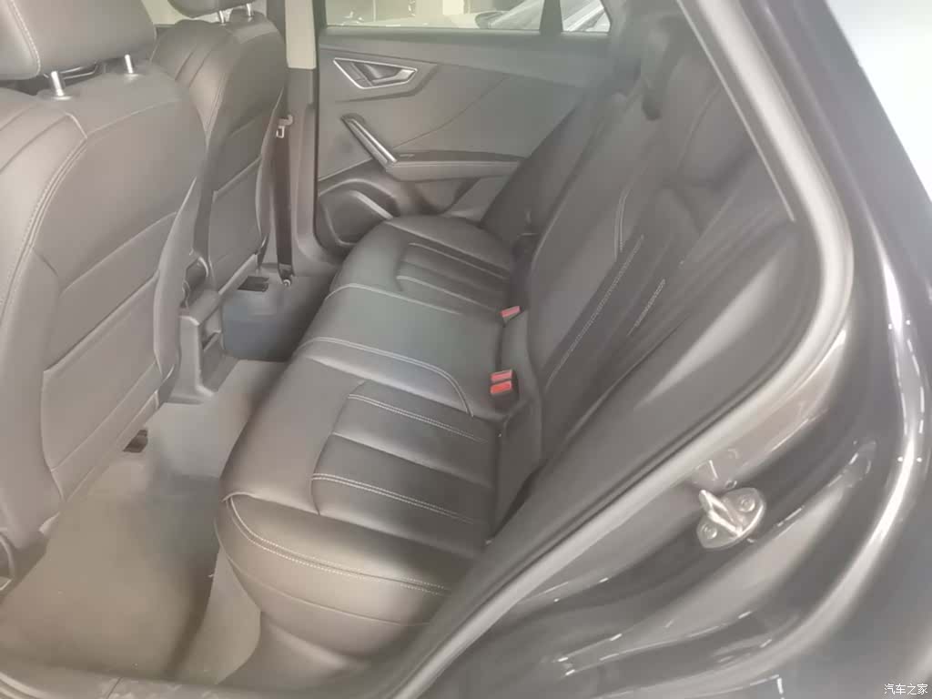 Audi Q2L, 2023 17