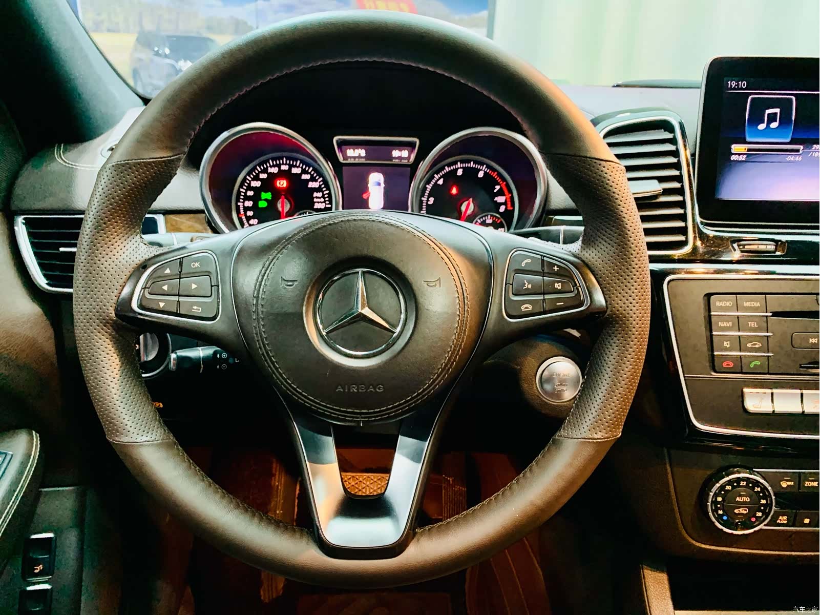 Mercedes-Benz GLS, 2018 12