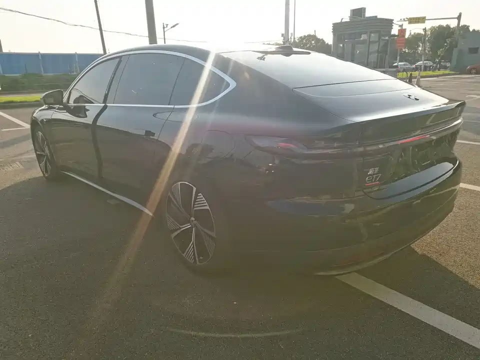 NIO ET7