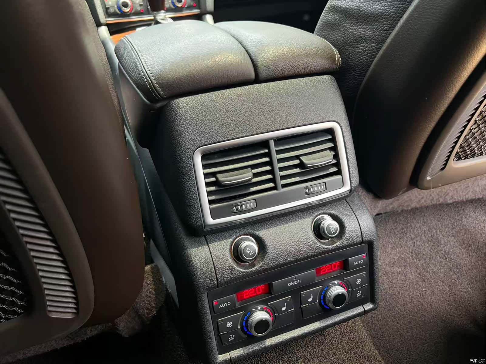 Audi Q7, 2010 12