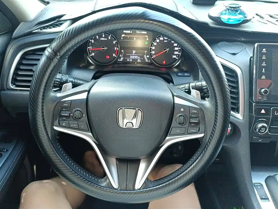 Honda Crown Road