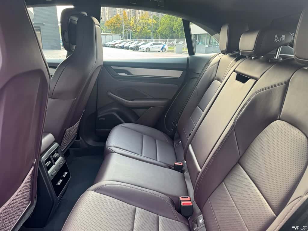 Porsche Macan, 2024 8