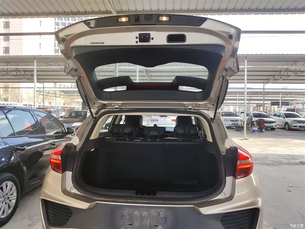 Geely Emgrand, 2018 15