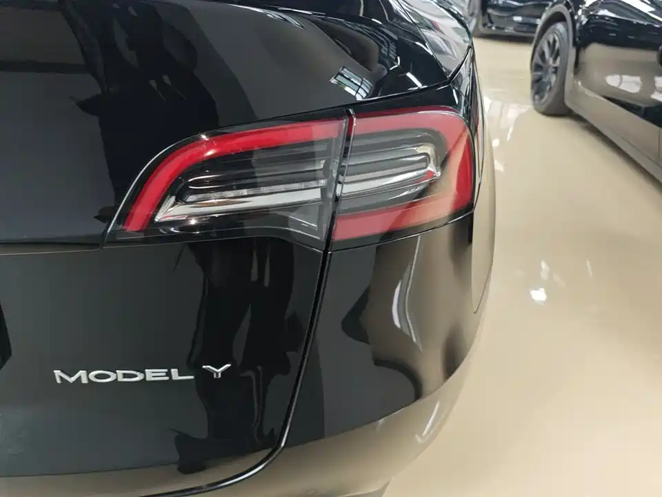 Tesla Model Y Tesla Model Y