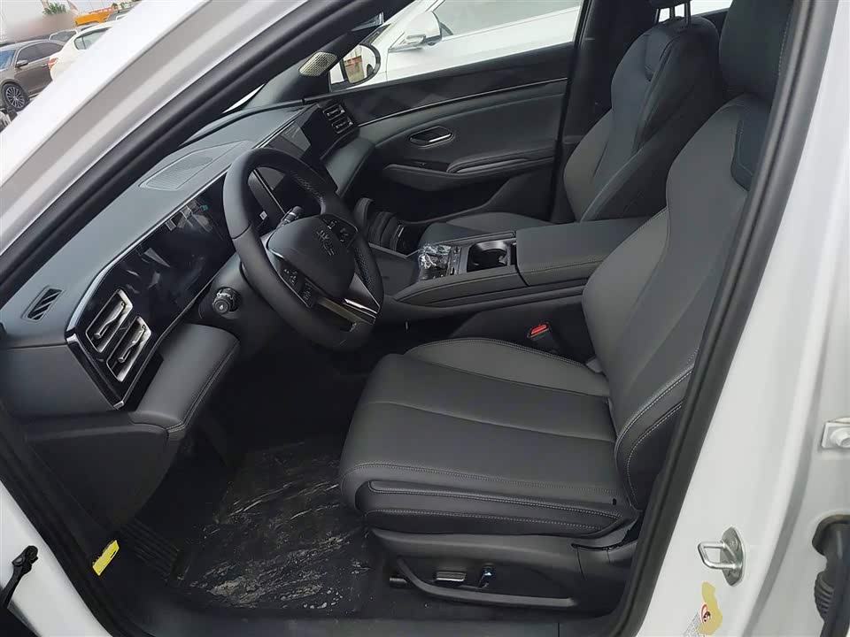 BYD Qin L BYD Qin L