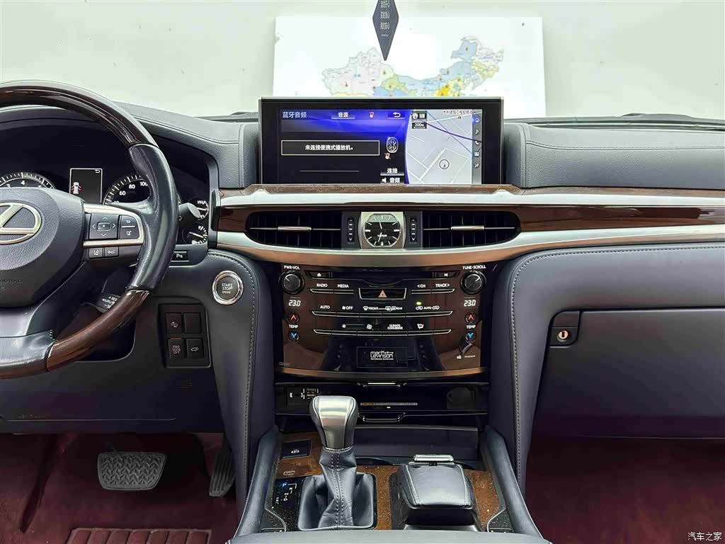 Lexus LX, 2018 11