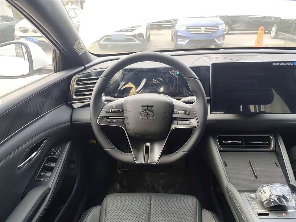 BYD Qin L BYD Qin L