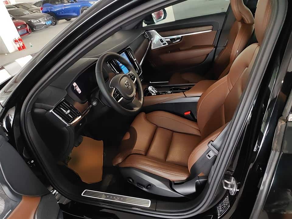 Volvo S90