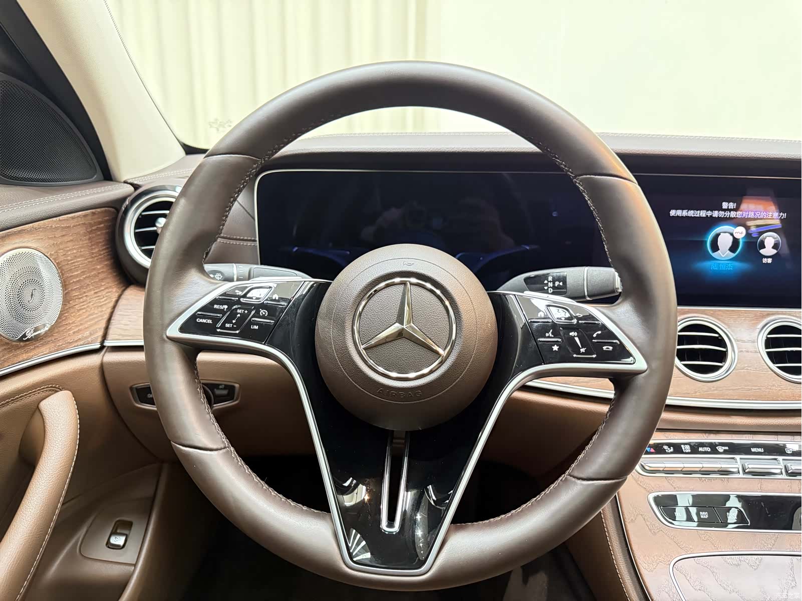 Mercedes-Benz E-Class, 2023 25