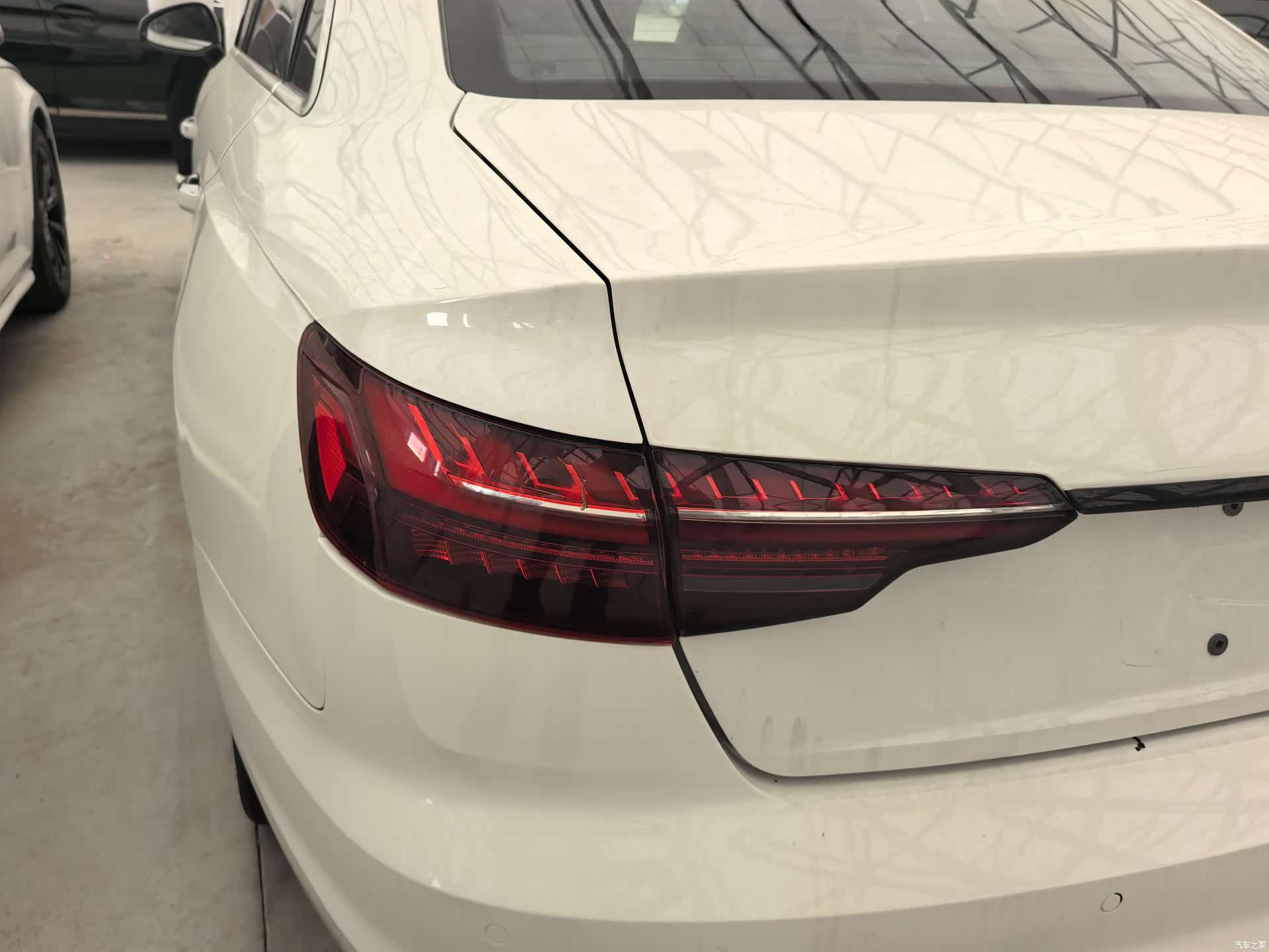 Audi A4L, 2021 все фото