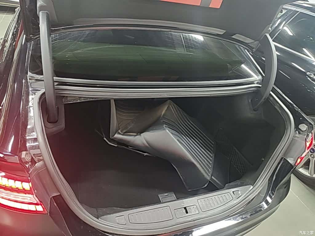 Ford Taurus, 2021 19