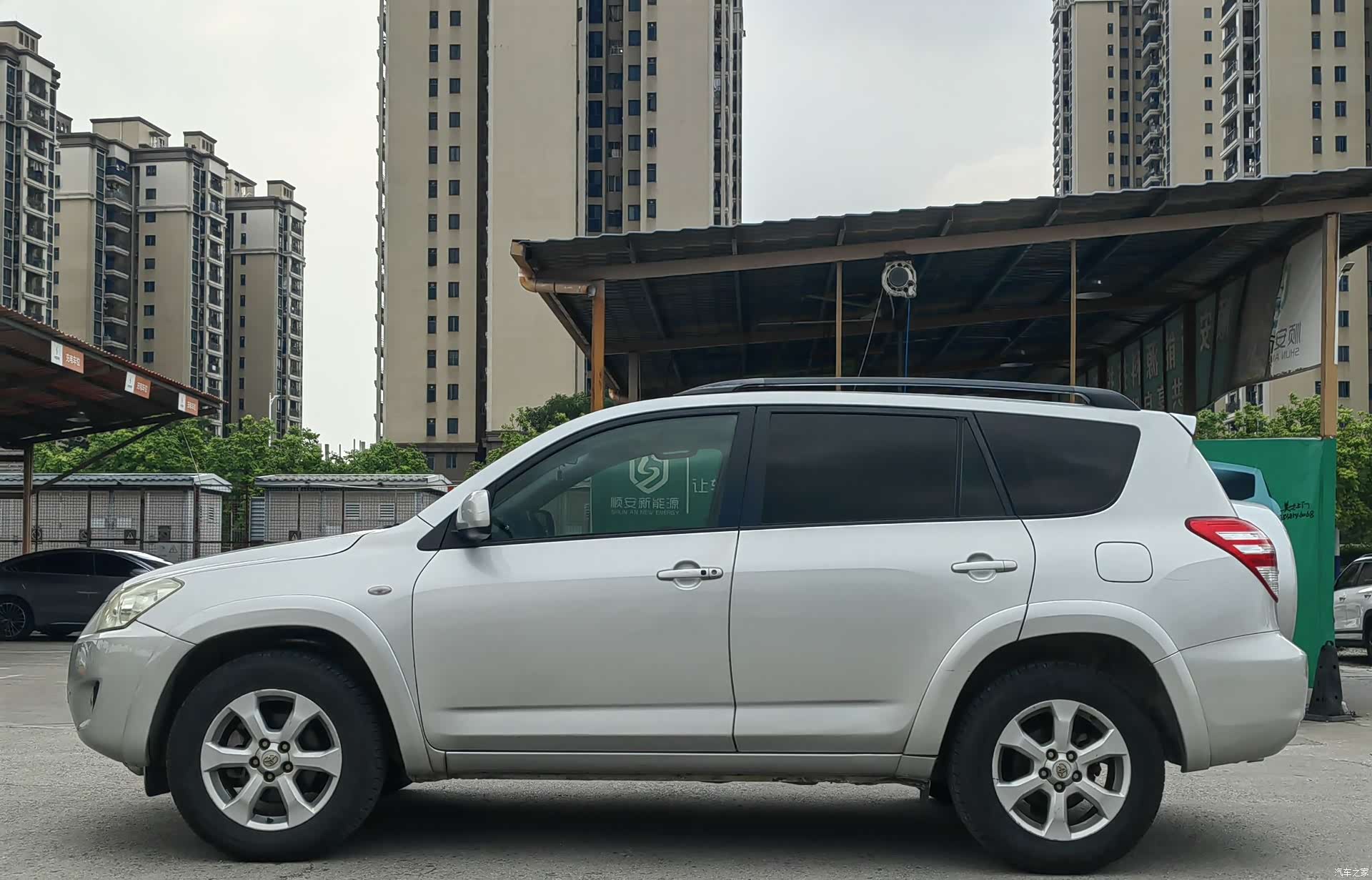 Toyota RAV4, 2010 7