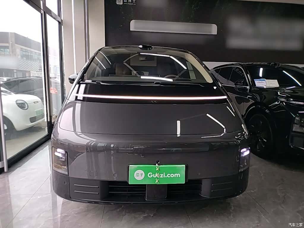 Li Auto MEGA, 2025 3