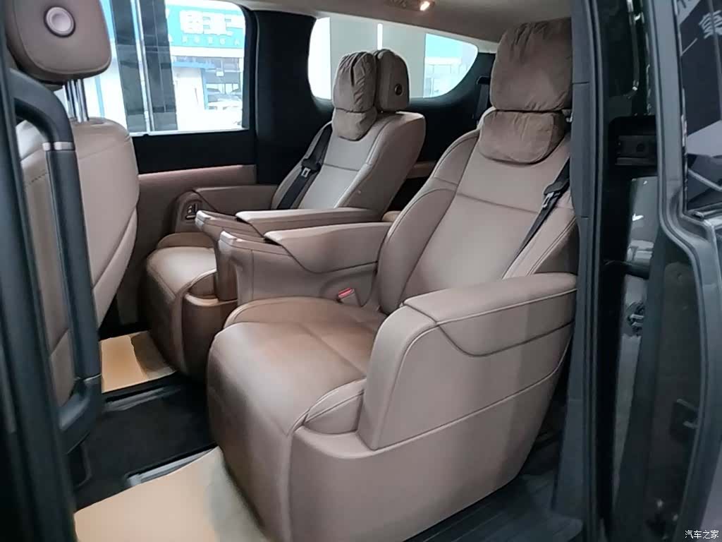 Li Auto MEGA, 2025 17