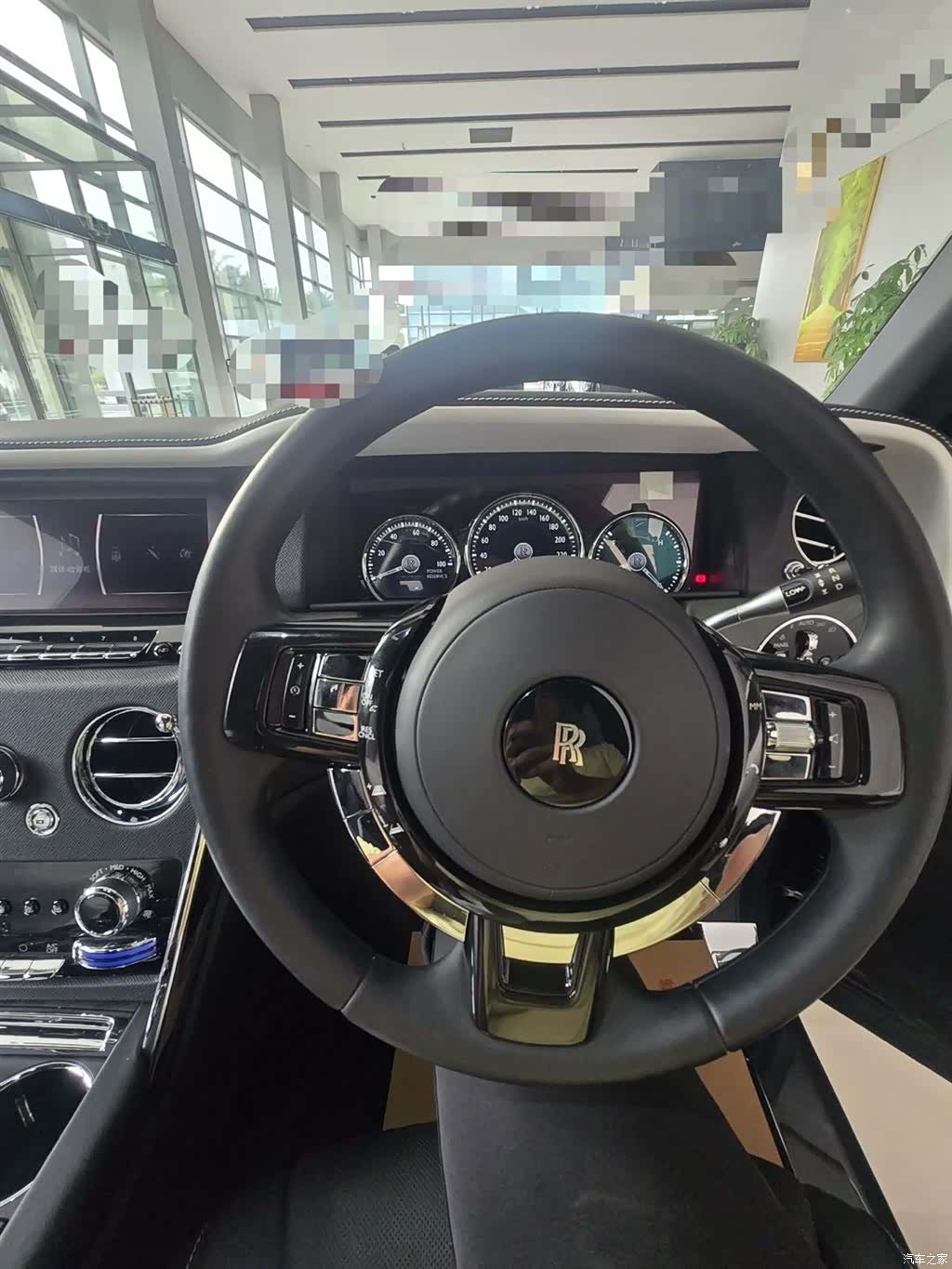 Rolls-Royce Cullinan, 2025 все фото