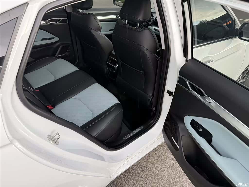 Geely Emgrand, 2021 12