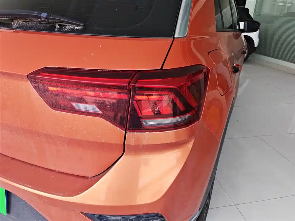 Volkswagen T-ROC exploring Songs