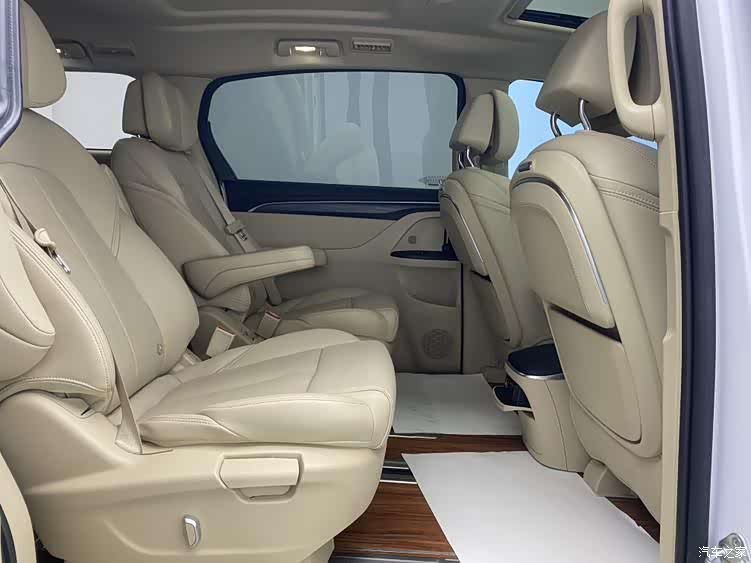 Buick GL8, 2024 27