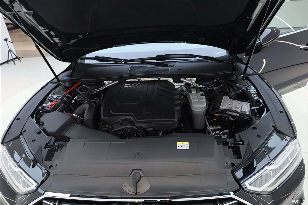 Audi A7L, 2024 12