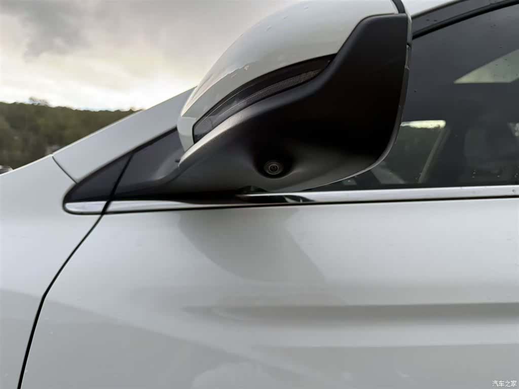 Geely Emgrand, 2021 15