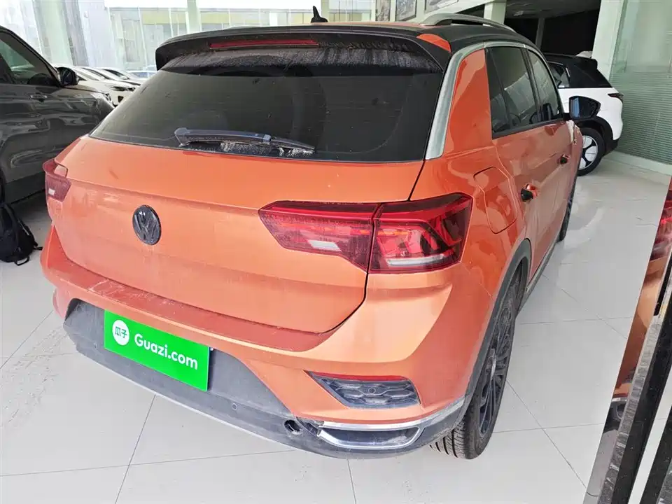 Volkswagen T-ROC exploring Songs