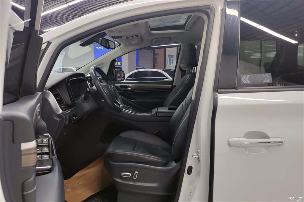 Trumpchi M8, 2022 9