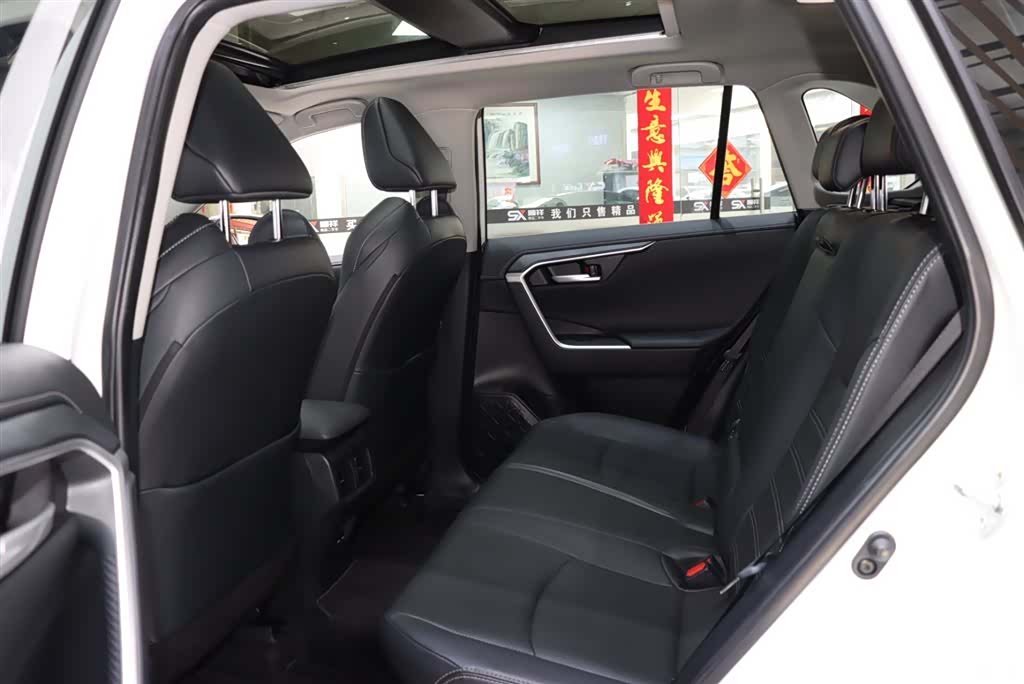Toyota Wildlander, 2023 11