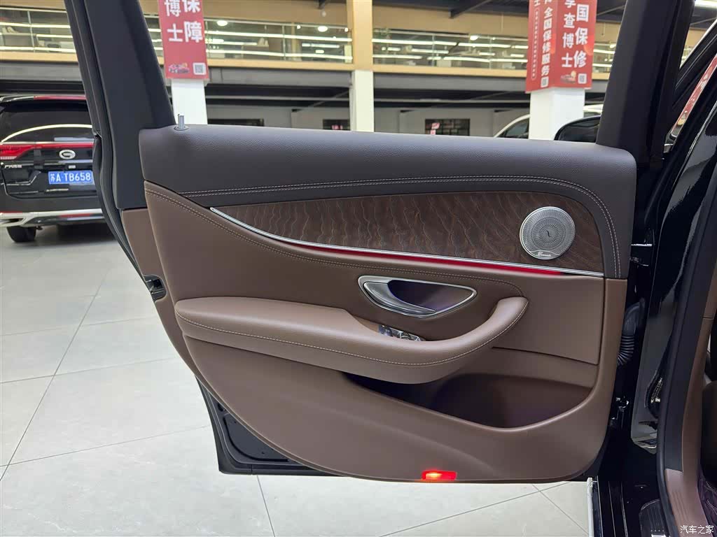 Mercedes-Benz E-Class, 2020 14