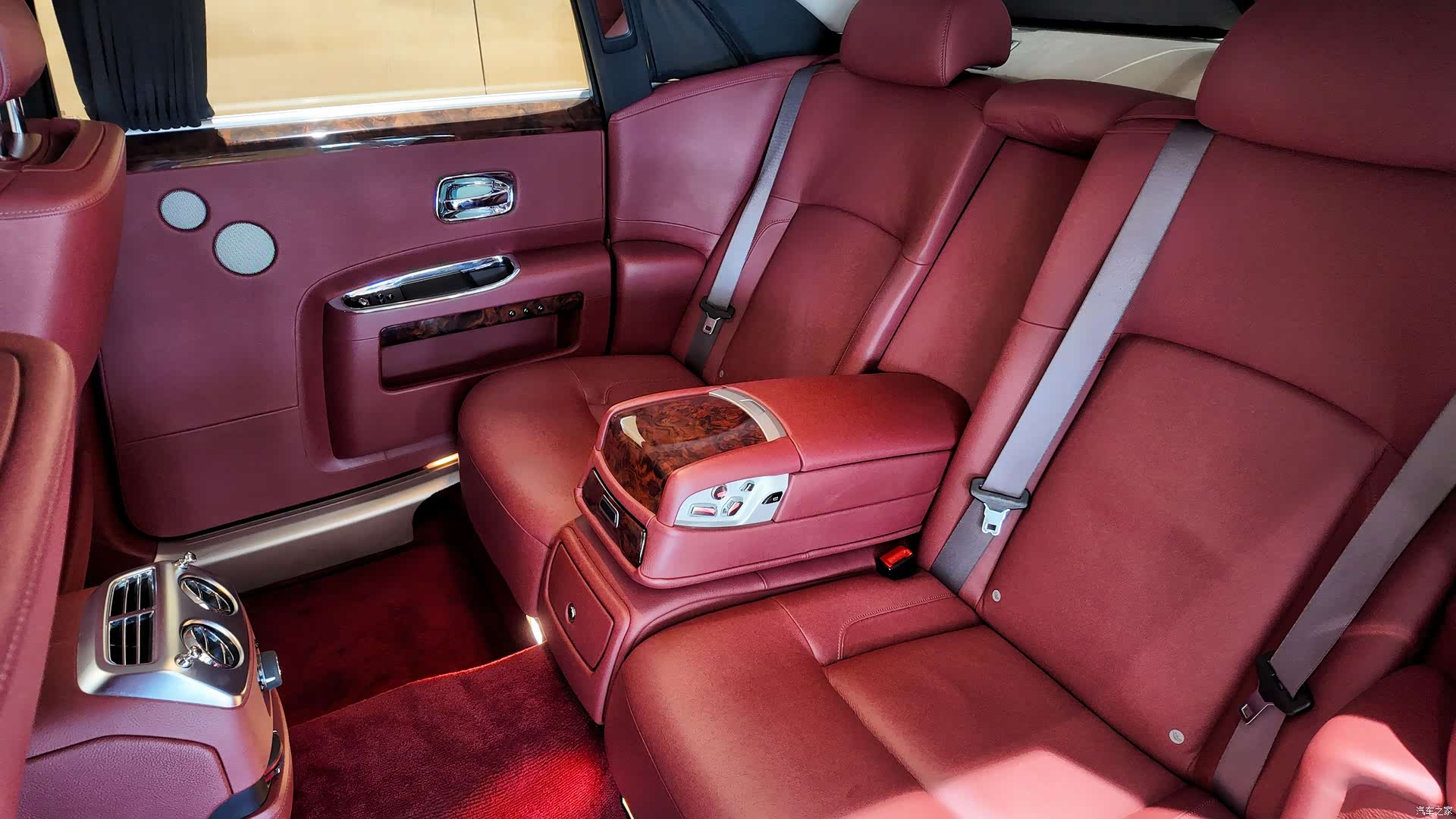 Rolls-Royce Ghost, 2014 10