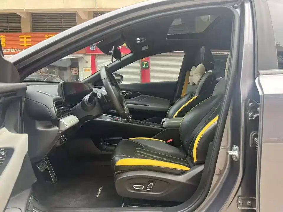 Trumpchi Shadow Leopard