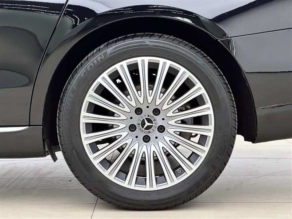 Mercedes-Benz E-Class, 2023 17