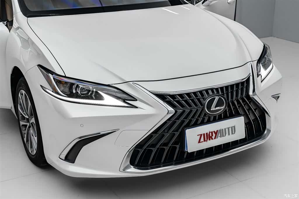 Lexus ES, 2023 36
