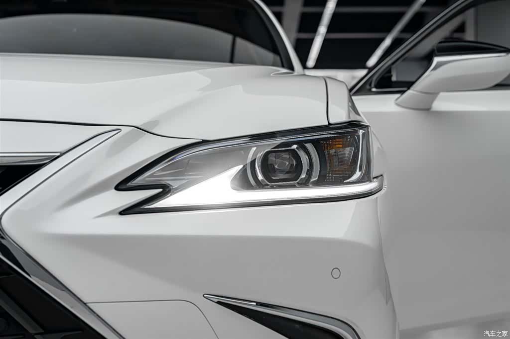 Lexus ES, 2023 35