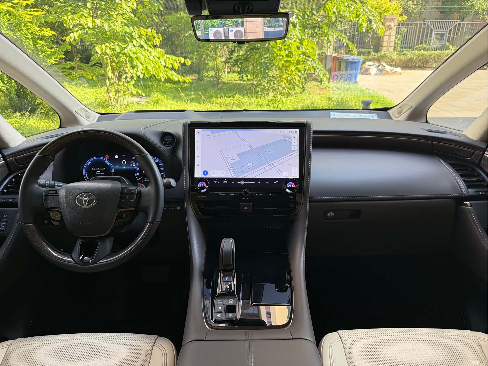 Toyota Alphard, 2024 12