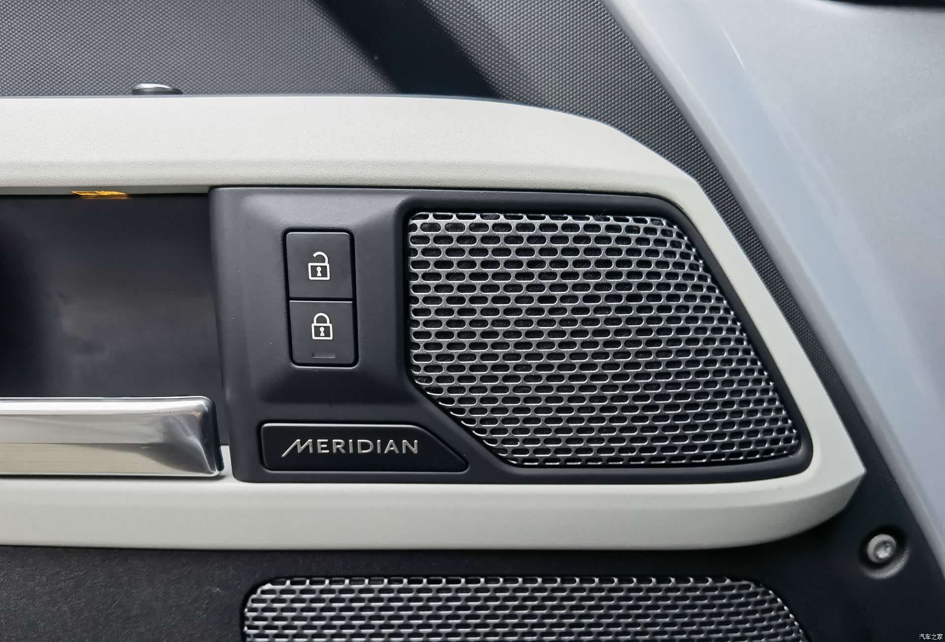 Land Rover Defender, 2022 14