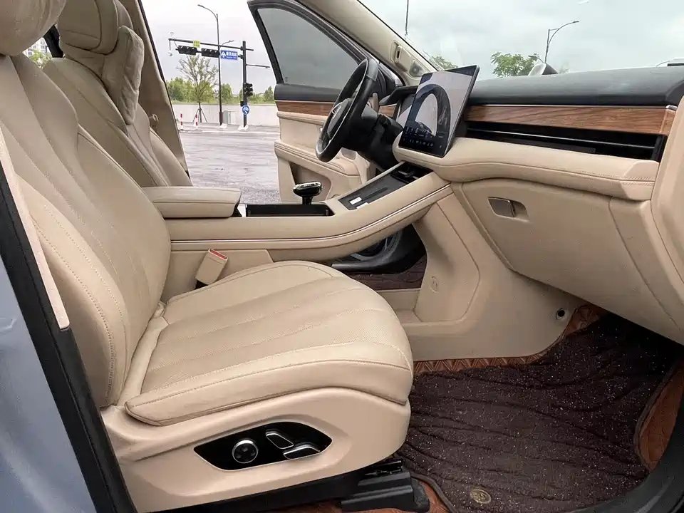 AITO Ask the world M7