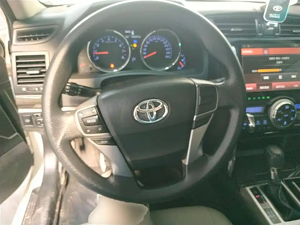 Toyota Reiz