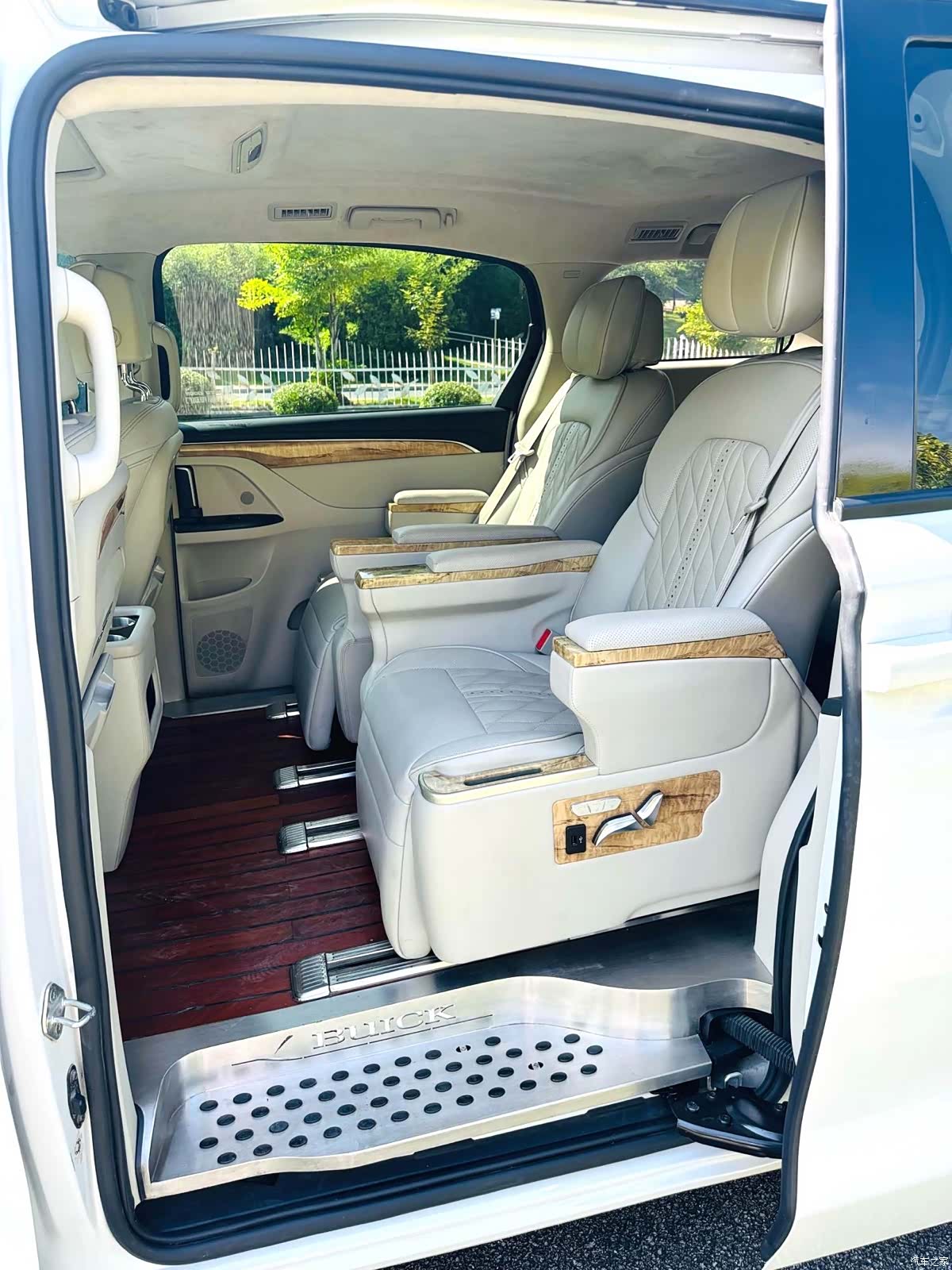 Buick GL8, 2019 10