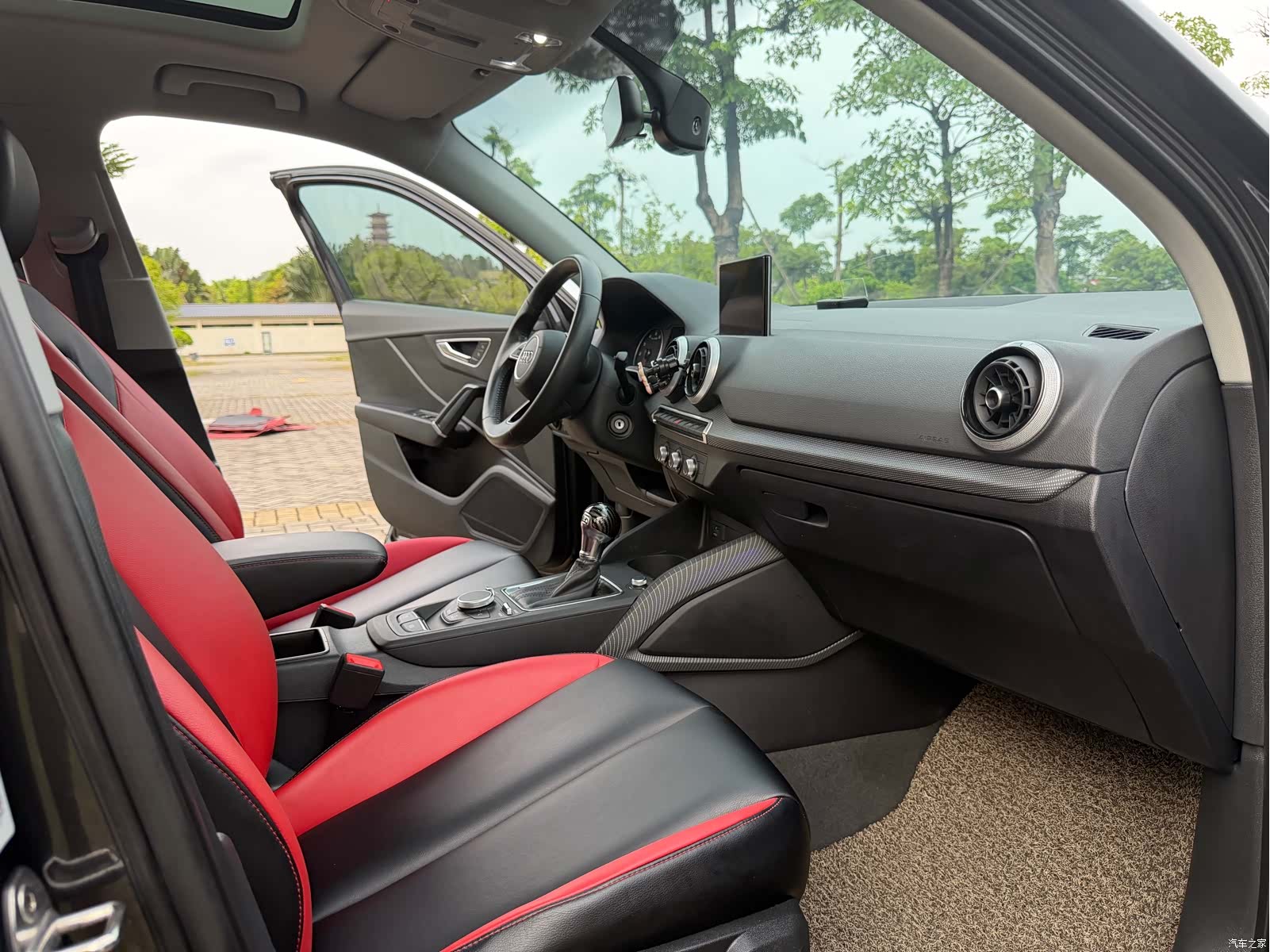 Audi Q2L, 2019 12