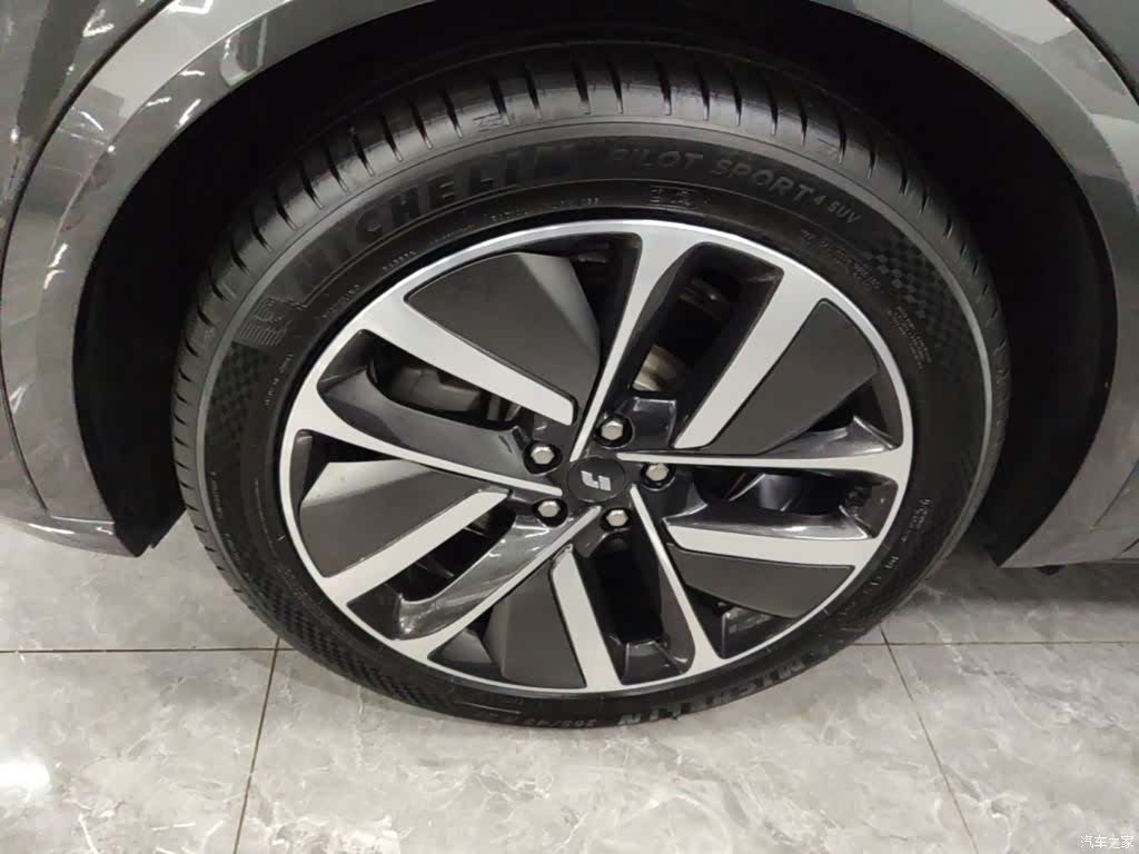 Li Auto L8, 2023 23