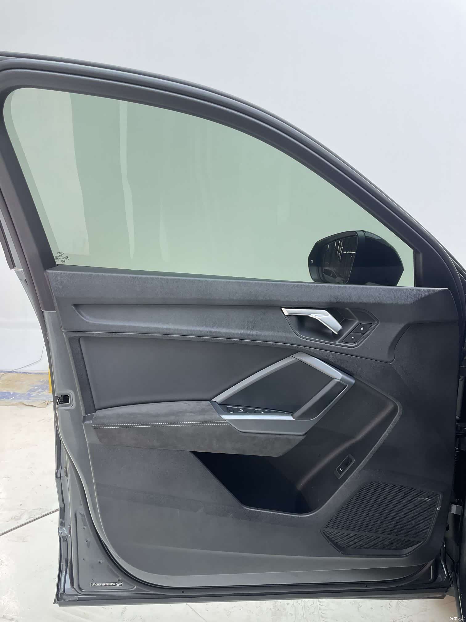 Audi Q3, 2023 13