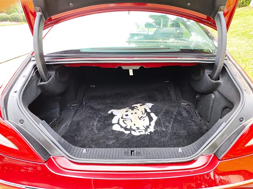 Mercedes-Benz CLS Mercedes-Benz CLS