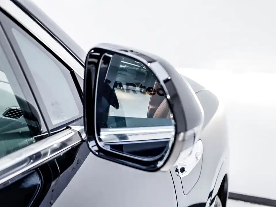 AITO Ask the world M9