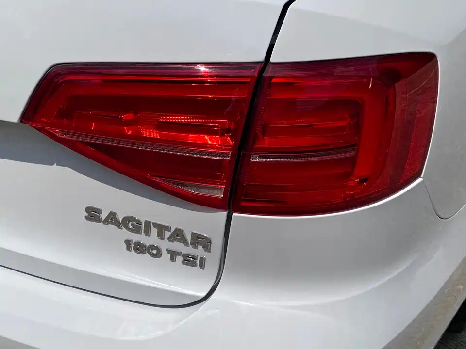 Volkswagen Sagitar