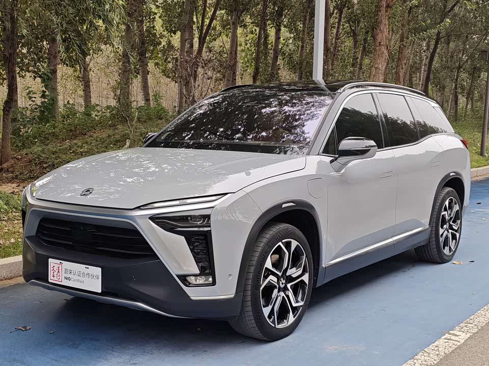 NIO ES8